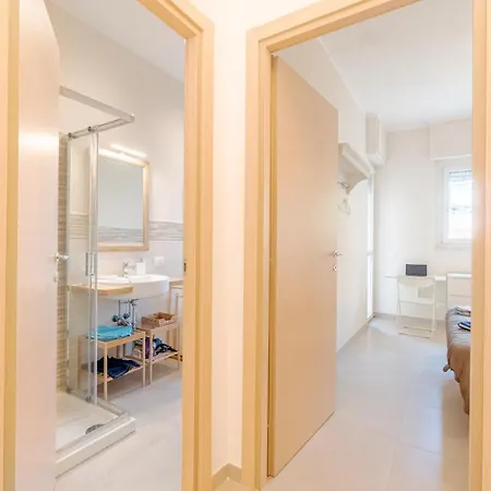 Guesthost - Comfy With Private Parking * Asti