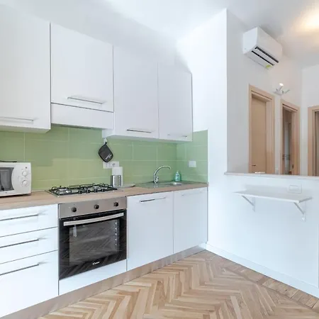 Appartamento Guesthost - Comfy With Private Parking Asti