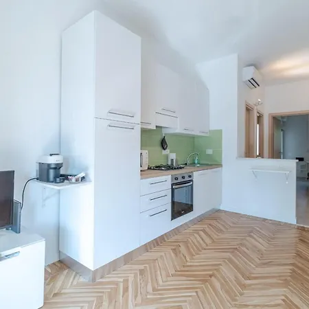 Appartamento Guesthost - Comfy With Private Parking