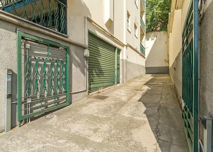 Guesthost - Comfy With Private Parking * Asti